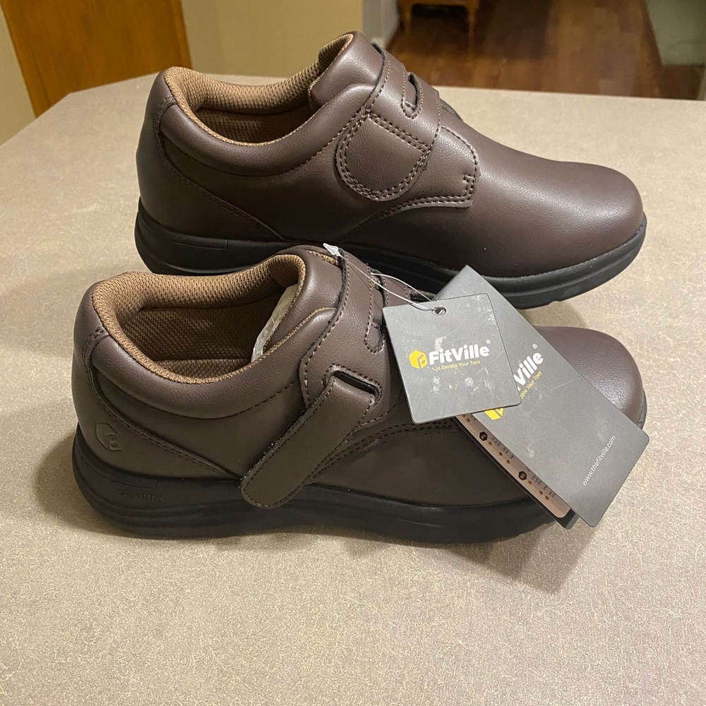 NWT FitVille Brown Shoes Women’s Size 8.5 Wide Adjustable Strap. Arch Support
